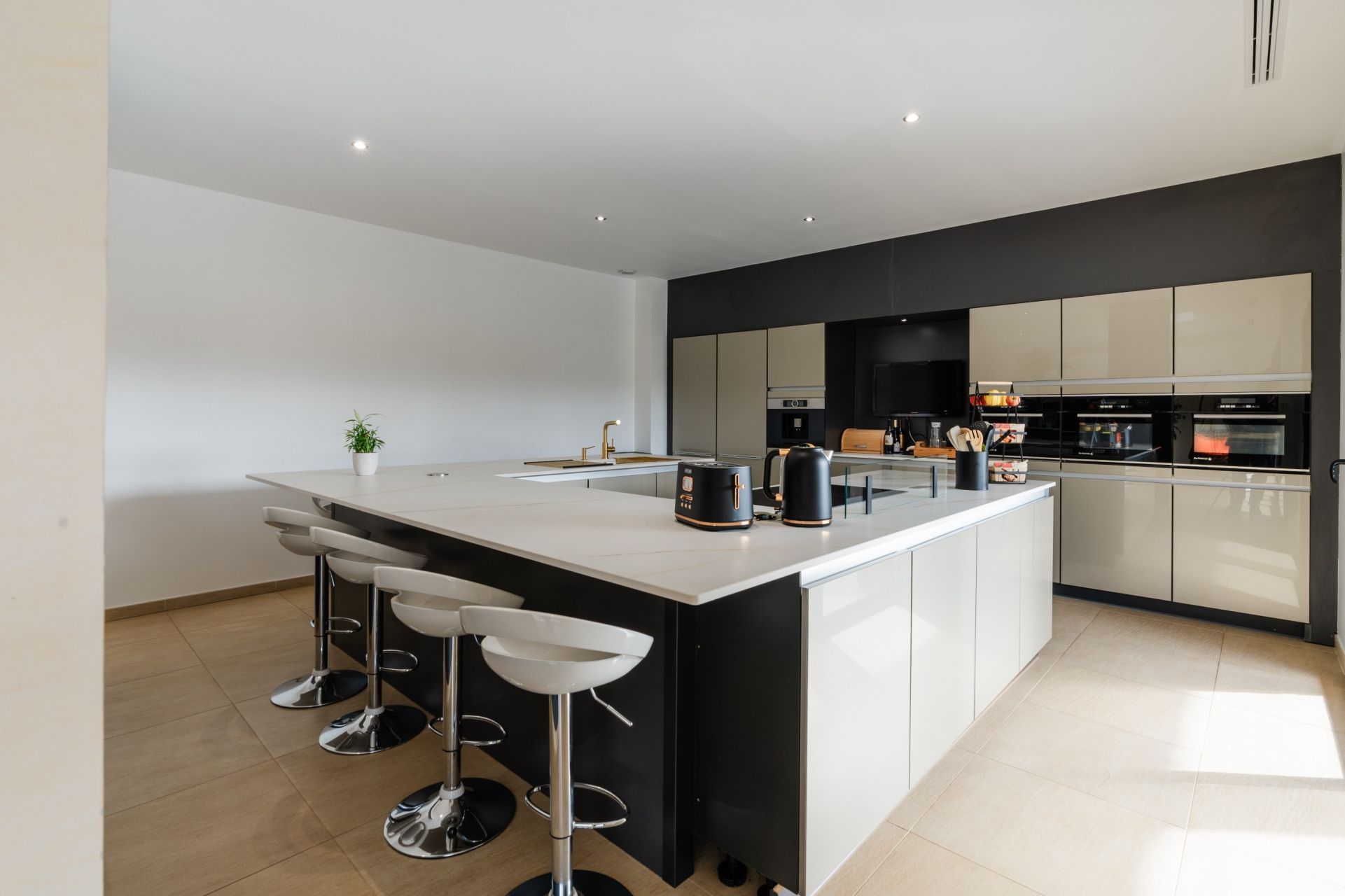 maison 5 pièces en vente sur ST ANDRE DE ROQUELONGUE (11200) Vente Maison Saint-André-de-Roquelongue 11200 251 m²