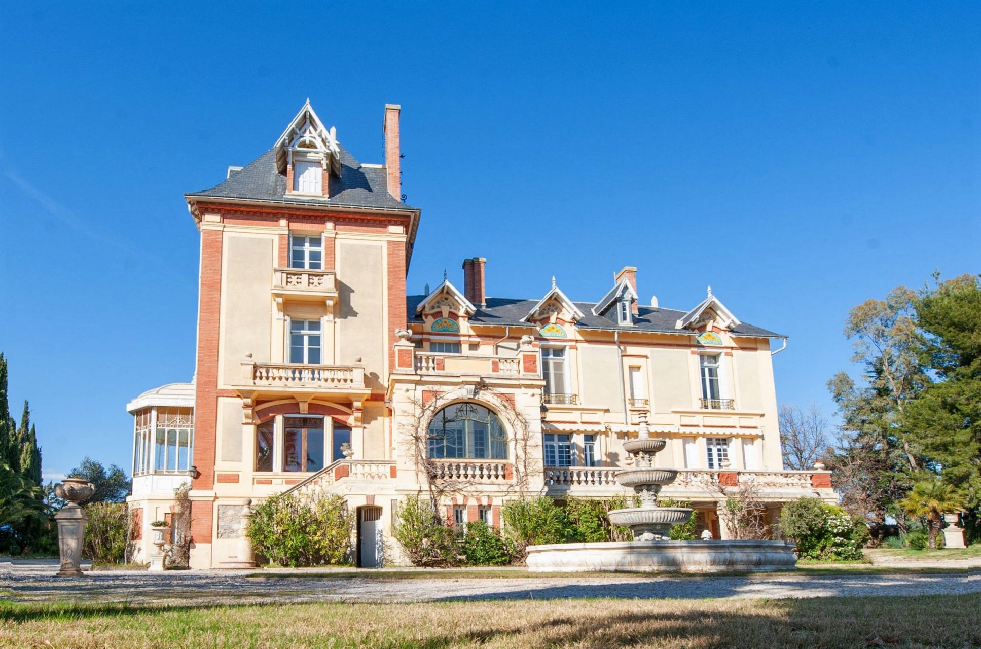 Sale Castle Perpignan (66000) 770 m²