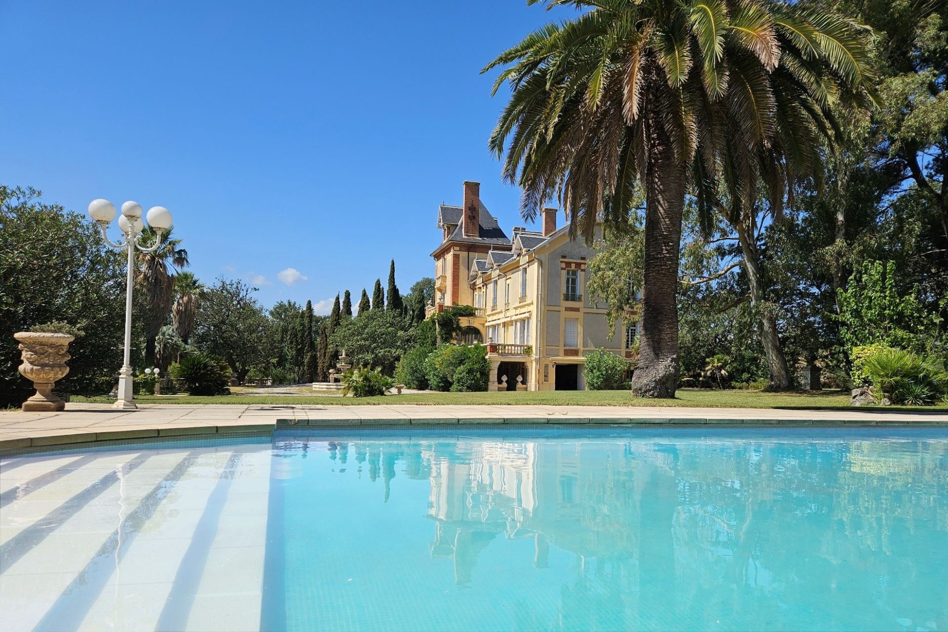 castle 13 rooms for sale on PERPIGNAN (66000) Sale Castle Perpignan 66000 770 m²
