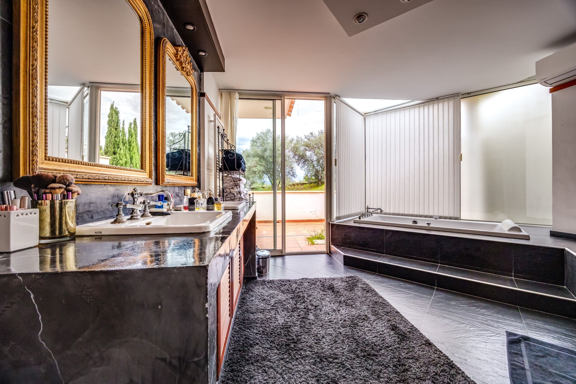 maison 8 pièces en vente sur PERPIGNAN (66000) Vente Maison Perpignan 66000 365 m²