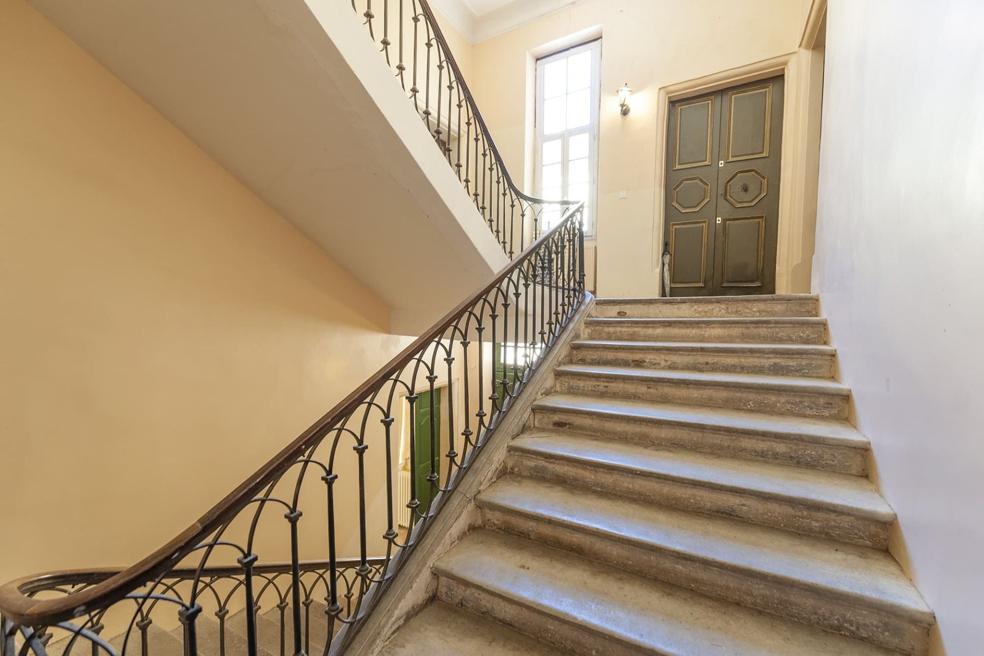 Sale House Narbonne 11100 1150 m²
