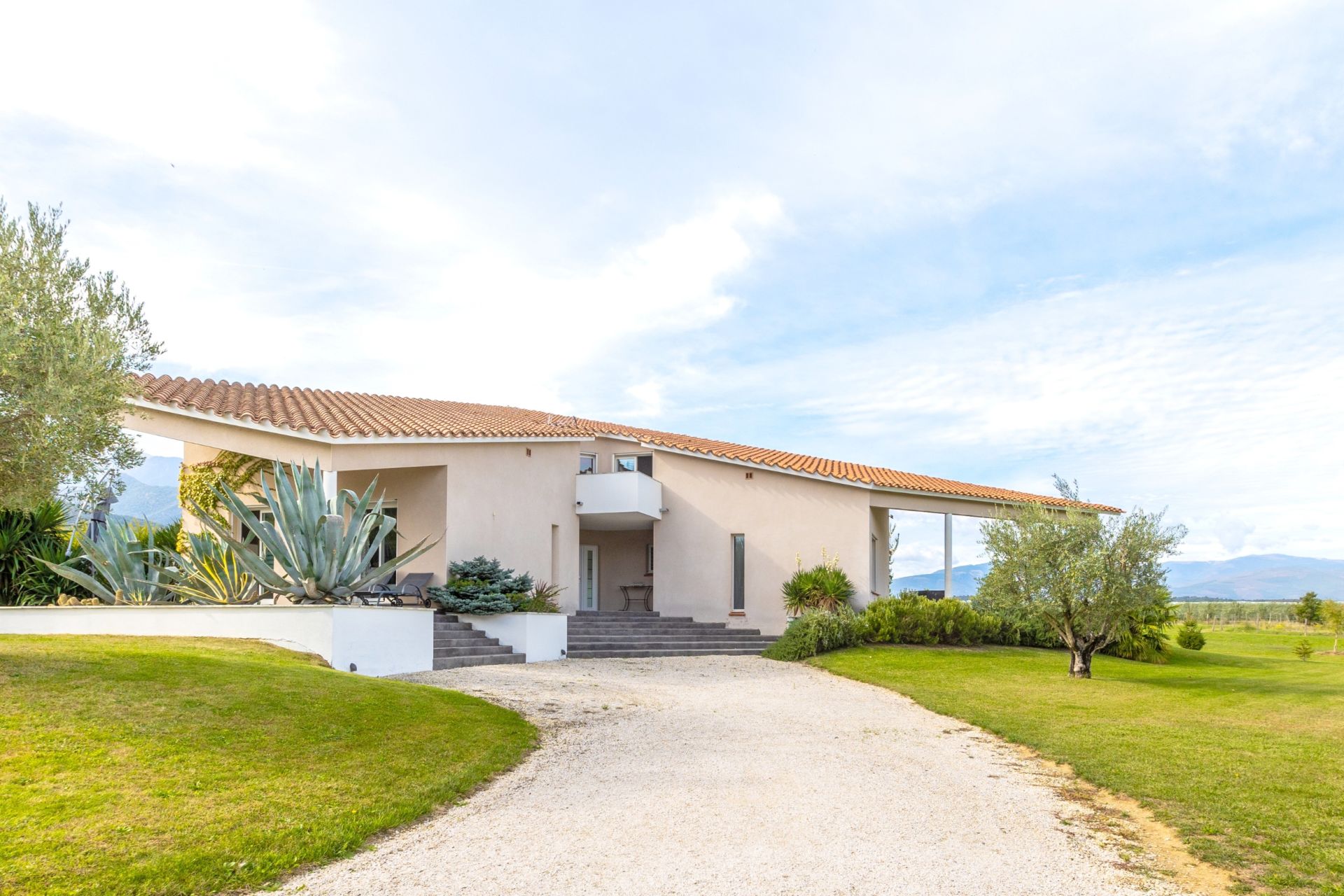 maison 6 pièces en vente sur VINCA (66320) Vente Maison Vinça 66320 275 m²