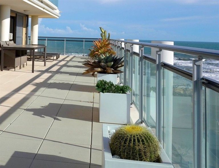 Canet en Roussillon: luxurious apartment with 130m² terrace