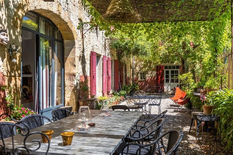 Charm, calm & greenery between Narbonne and Toulouse