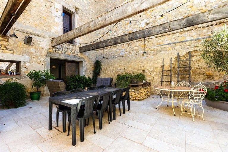 Maison de caractère avec cour dans le massif de la Clape
